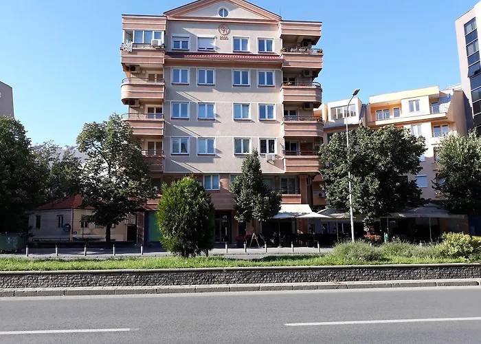 Ap Apartment Near Center Park